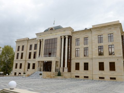Polis əməkdaşı 103 baş quzunu aldı, pulunu ödəmədi