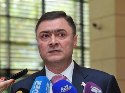 Deputat sosial şəbəkələrdəki anarxiyadan YAZDI