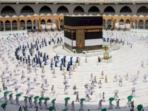 Builki Həcc-in ÖZƏLLİKLƏRİ: Zəvvarlara sterilizə edilmiş daşlar paylanıb - VİDEO