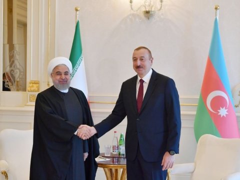 Əliyevlə Ruhani arasında danışıq oldu