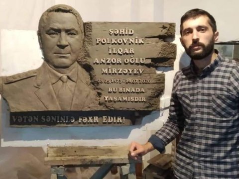 Tələbə şəhid polkovnik İlqar Mirzəyevin barelyefini hazırladı - FOTO