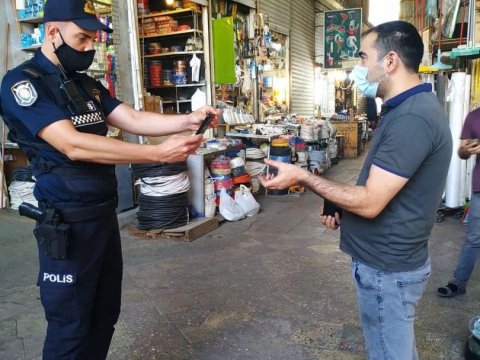 Bakıda sosial məsafə gözləməyənlər, maska taxmayanlar CƏRİMƏLƏNDİ