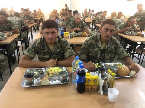 Ağstafada hərbçilərə bayram süfrəsi açılıb