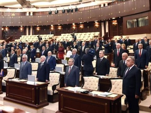 Dövlət büdcəsinə dəyişiklik layihəsi parlamentin plenar iclasına TÖVSİYƏ EDİLDİ