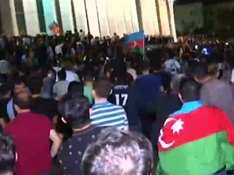 Milli Məclisin qarşısında törədilən təxribatla bağlı VİDEO