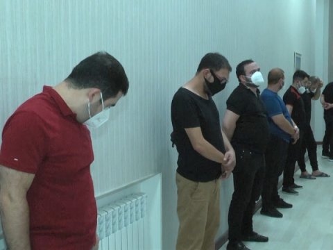 “40 pillə” restoranın sahibi və müştəriləri cərimələndi