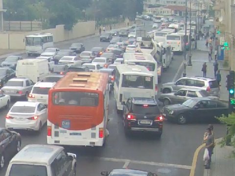 Bakı yollarında 2 kilometrlik tıxaclar yaranıb - FOTOLAR