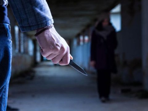 Tovuzda qadın bıçaqlandı