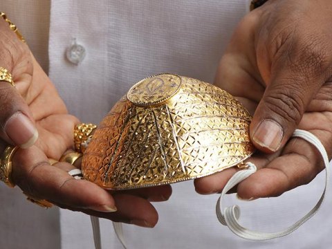 Koronavirusdan qorunmaq üçün 1,5 milyon dollara maska SİFARİŞ ETDİ