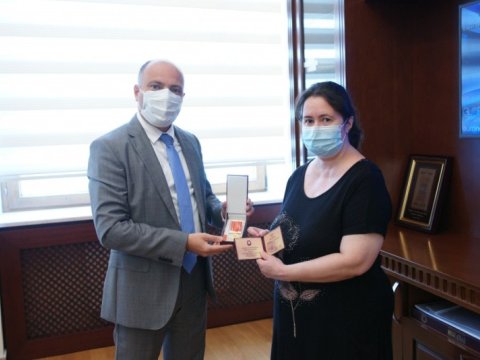 Mədəniyyət Nazirliyinin əməkdaşı təltif edilib