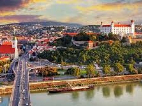 Slovakiya Rusiya diplomatlarını ölkədən çıxardı