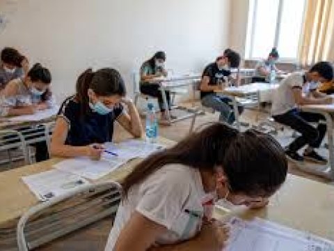 Qaydaları pozan 5 nəfər imtahandan xaric olunub