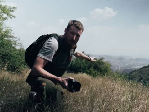 Azərbaycana qarşı informasiya müharibəsi aparan jurnalist döyüldü- FOTO