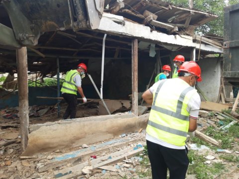 Tovuzda ermənilərin dağıtdığı evlərin təmirinə başlanıldı - FOTO
