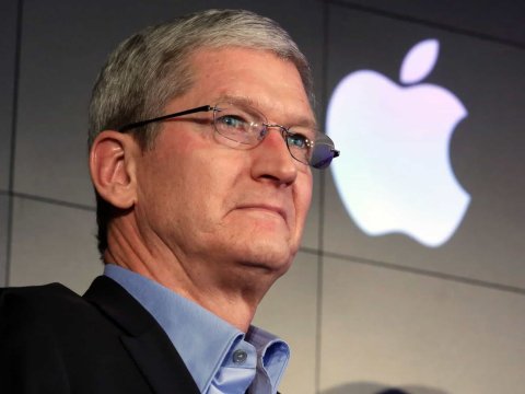 “Apple”in rəhbəri milyarder oldu