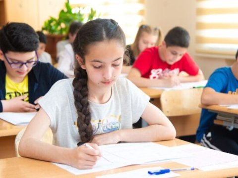 I, V, IX siniflər üçün həftədə üç, X və XI siniflər üçün dərslər tam onlayn qaydada keçirilsin - TƏKLİF