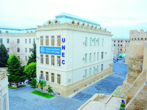 Rusiya Ali İqtisadiyyat Məktəbi UNEC müəllimləri üçün ixtisasartırma təlimləri təşkil edib