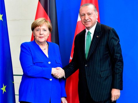 Ərdoğan və Merkel telefonla danışdı