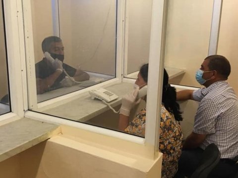 Məhbuslarla görüş və sovqatların verilməsi bərpa olundu