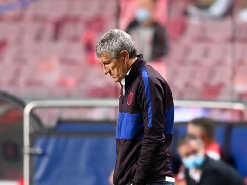 “Barselona” baş məşqçisi ilə yollarını ayırır