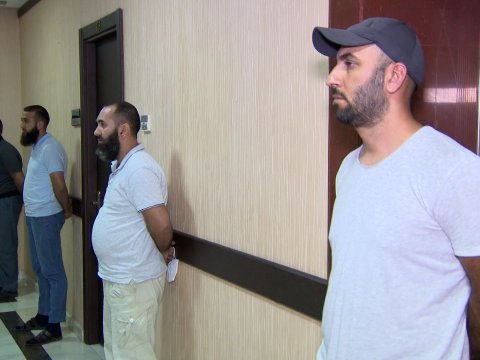 Sumqayıtda bir nəfəri döyüb videoya çəkənlər tutuldu - FOTO/VİDEO