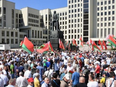 Minskdə Lukaşenkaya dəstək mitinqi başladı