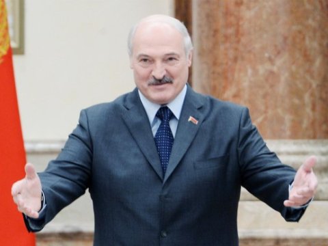 Lukaşenko özünü “pis prezident” adlandırdı