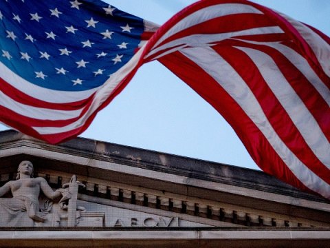 ABŞ quru sərhədlərini sentyabra qədər bağlı saxlayacaq
