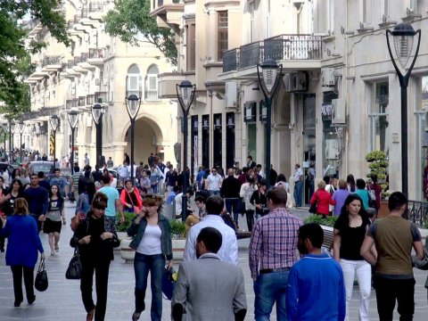 Azərbaycan əhalisi ən çox pullarını hara xərcləyir?