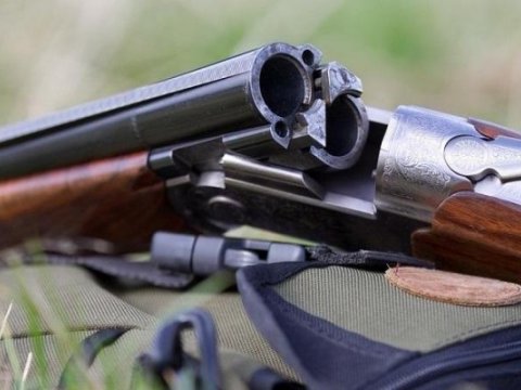 Şamaxıda qonşularını hədələyib, atəş açdı