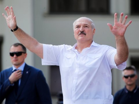 Lukaşenko: “Belarusda 1 nəfər olsun xarici hərbçi yoxdur”