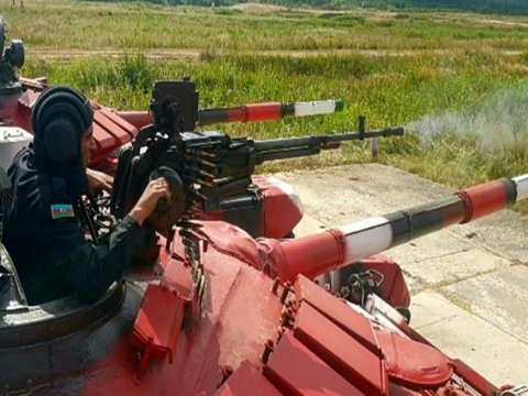 Tankçılarımız yarışa hazırlaşır - FOTO