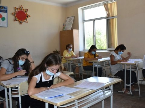 Bugünkü qəbul imtahanındakı testlərin düzgün cavabları açıqlandı