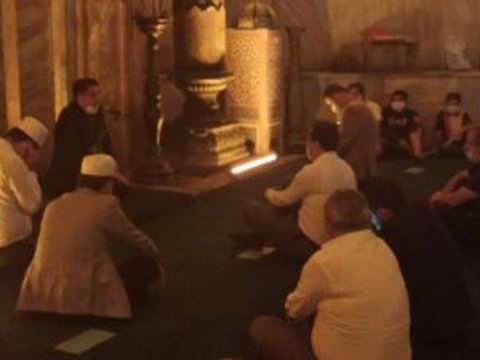 Aya Sofyada Əbülfəz Elçibəyin ruhuna Mövlud oxunub - FOTO