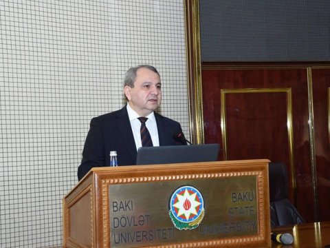 Rektor qalmaqallı toyda iştirak etməyib