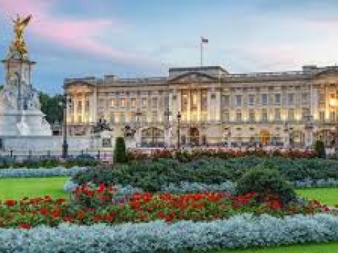 Britaniya kraliçası daimi iqamətgahını dəyişdirir 