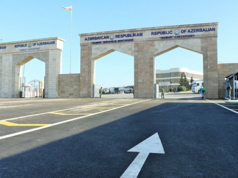 400 azərbaycanlı Rusiyadan Vətənə gətirildi