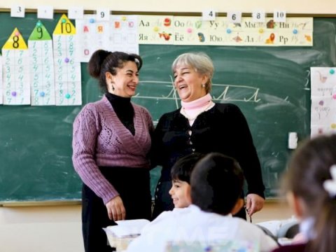Təhsil naziri müəllimlərin maaşından DANIŞDI  