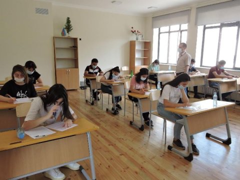 DİM-də SAT imtahanları keçirilib