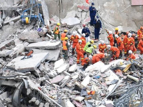 Mehmanxana çökdü, 13 nəfər öldü