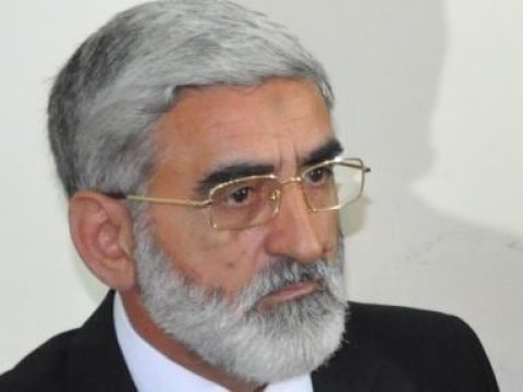 Mandatından imtina edən millət vəkili