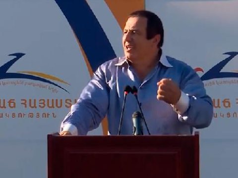 Ermənistan müxalifəti : “İnsanlar uçurumun kənarındadır”