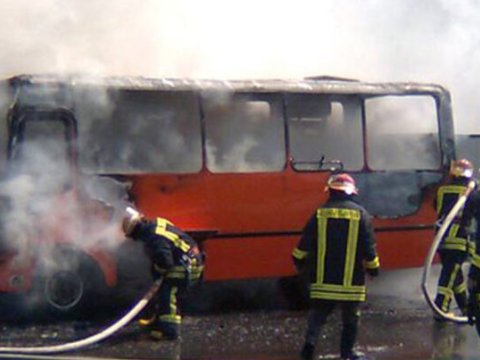 Bakıda sərnişin avtobusu YANDI