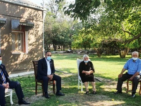 İcra başçısı Şəhid Milli Qəhrəmanın evində oldu - FOTO