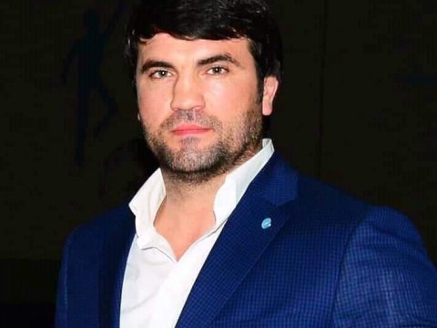 Qaynatasını döyüb həbsə düşən dünya çempionu azadlığa çıxdı