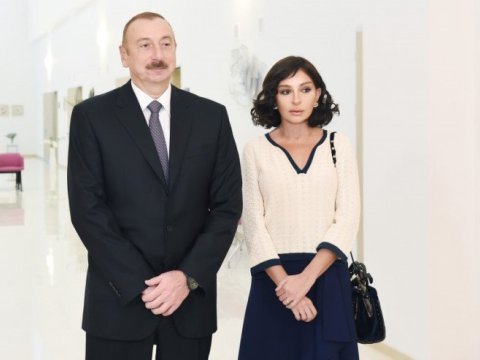 Prezident və birinci xanım AÇILIŞDA
