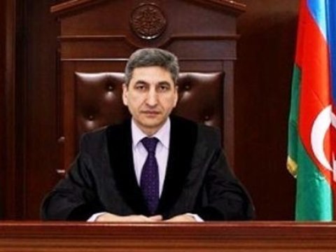 Məhkəmə rüşvətə görə həbs edilən hakimin işini rədd etdi