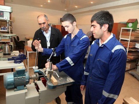 Peşə təhsili müəssisələrinə sənəd verənlərin sayı açıqlanıb
