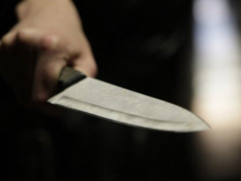 Bakıda kişi həyat yoldaşını bıçaqladı