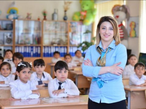 Bu il 40 min nəfər müəllim olmaq üçün imtahan verib